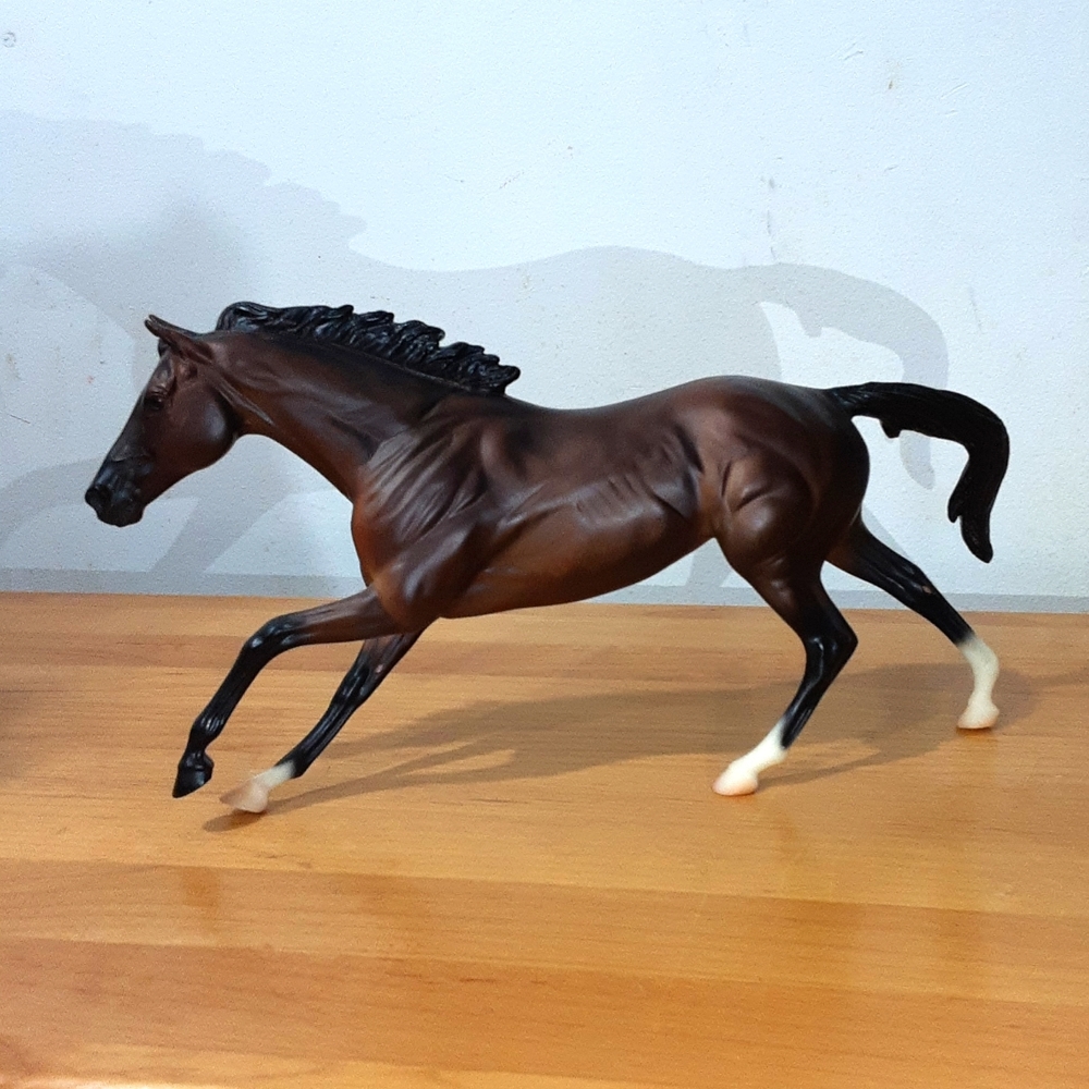 Cigar Breyer horse model